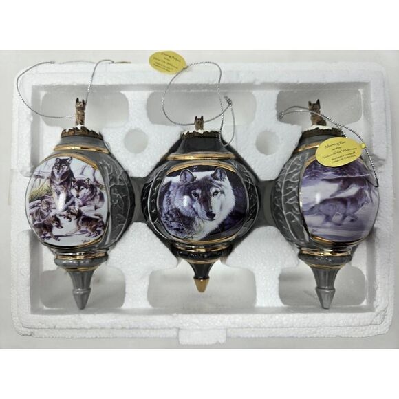 BRADFORD EDITIONS VOICES OF THE WILDERNESS SET OF 3 WOLF 3D CHRISTMAS ORNAMENT - Picture 1 of 9